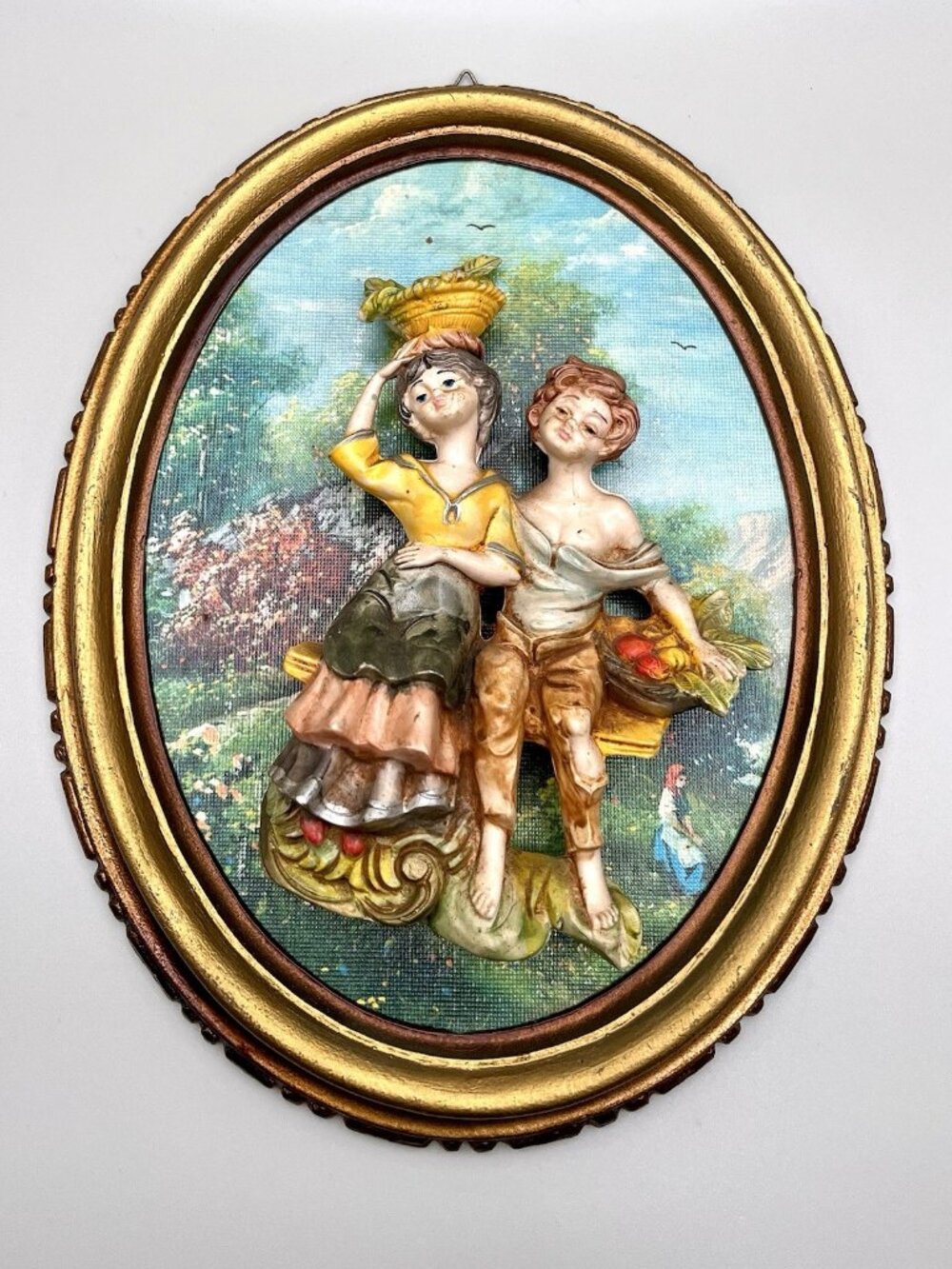 VTG Empire Italy 3D Courting Couple Wall Plaque Oval Gold Frame Victorian Ornate